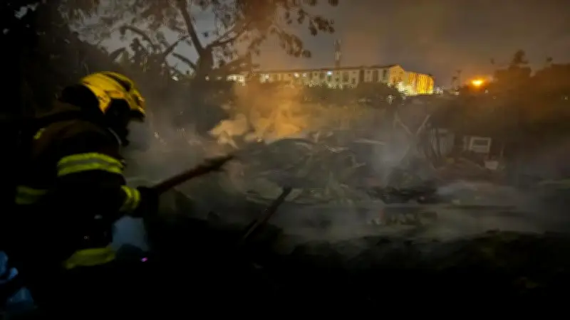 Incendio arrasa con 41 viviendas en asentamiento de Cali, dejando cuatro lesionados
