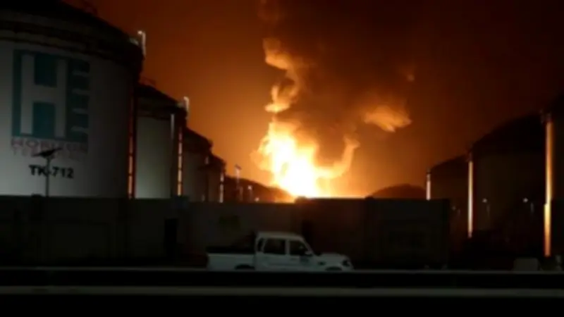 Incendio en aeropuerto de Teherán tras ataques aéreos atribuidos a Israel