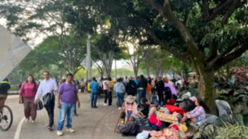 Indígenas bloquean La Alpujarra en Medellín exigiendo derechos y garantías para sus comunidades