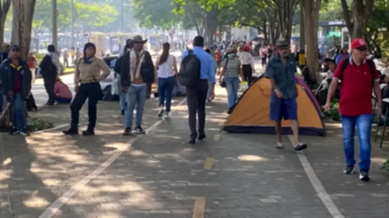 Indígenas completan más de 8 horas de bloqueo en La Alpujarra sin acuerdos