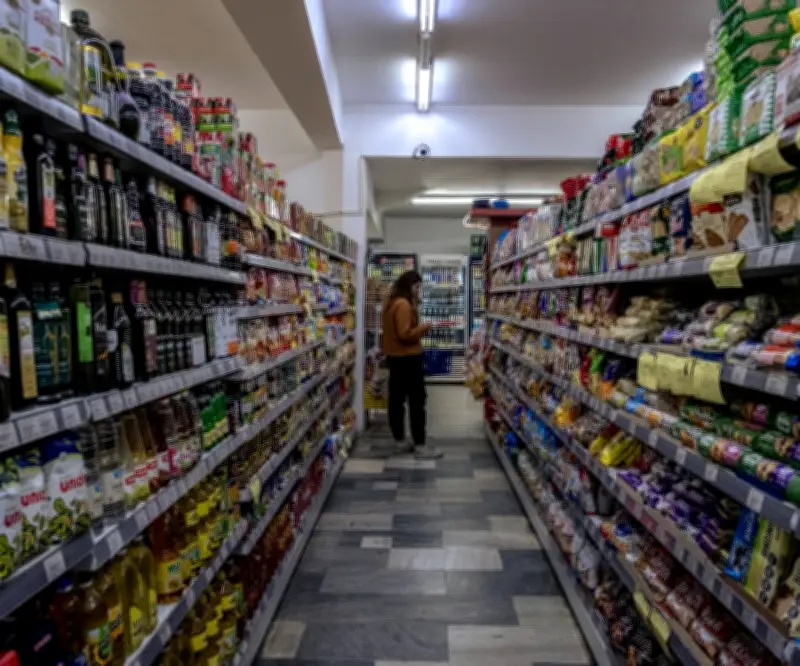 Inflación de Argentina supera expectativas en febrero con 2,9% mensual