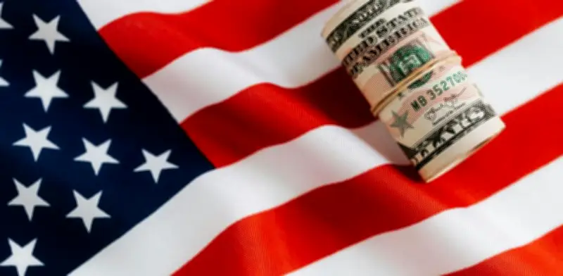 Inflación en EE.UU. se mantiene estable en febrero con 2,4% interanual, atención en la FED