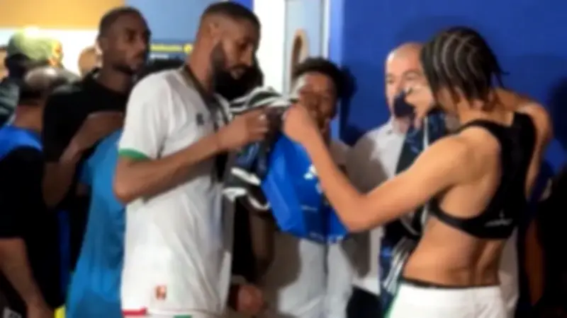 Insólito en La Bombonera: Jugadores de Mauritania se pelean por camisetas argentinas tras derrota