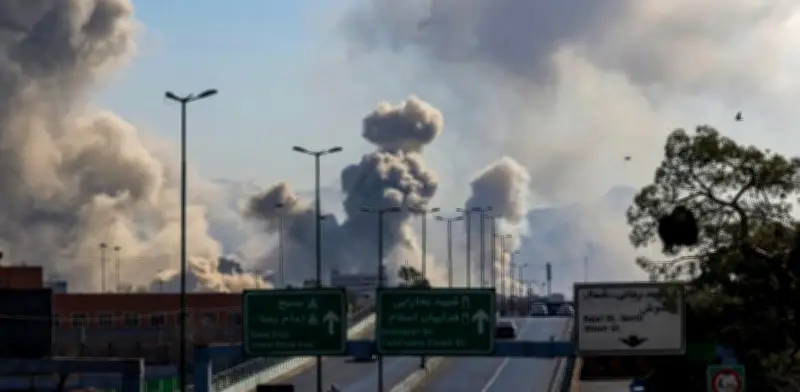 Inteligencia Artificial en ataques militares: debate por errores en selección de objetivos