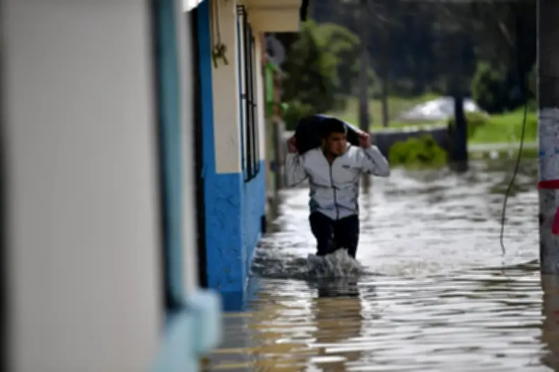 Inundaciones en Facatativá afectan 26 barrios tras desbordamientos y colapso de alcantarillado