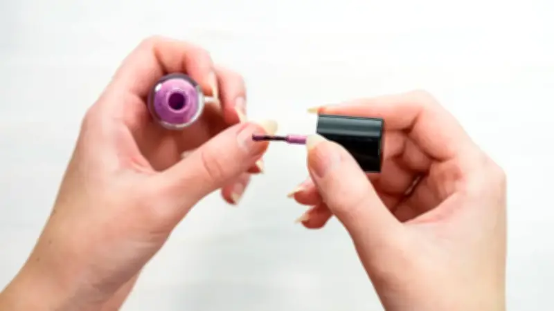 Invima prohíbe 136 esmaltes semipermanentes por contener sustancias peligrosas para la salud