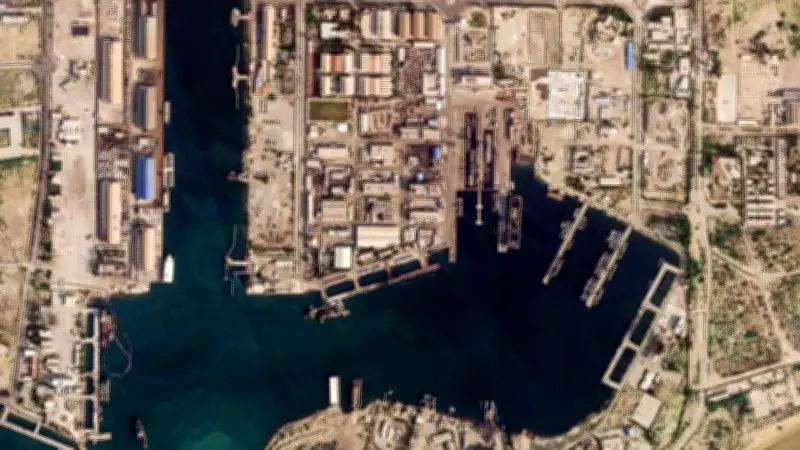 Irán amenaza con atacar puertos regionales si EE.UU. bombardea sus instalaciones