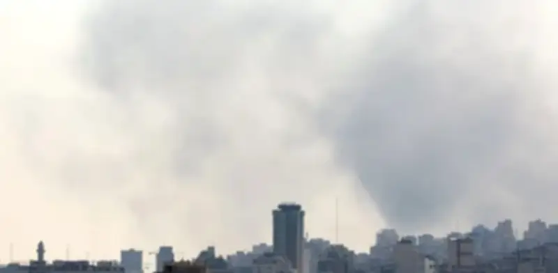 Irán amenaza con petróleo a US$200 y bloquea el estrecho de Ormuz en medio de escalada bélica