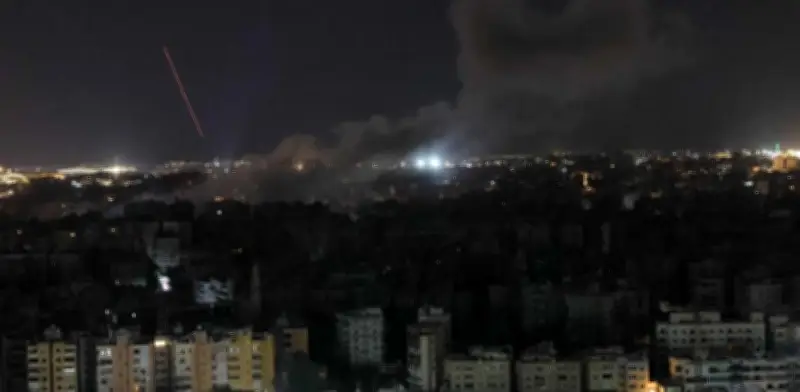 Irán amenaza con represalias tras ataques israelíes a siderúrgicas y plantas nucleares