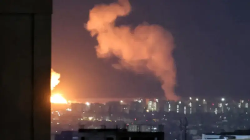 Israel intensifica bombardeos en Líbano mientras Irán lanza ataques en el Golfo