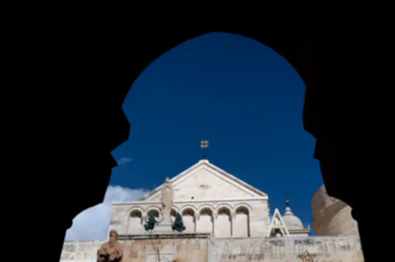 Israel revierte bloqueo al Santo Sepulcro tras condena internacional por Semana Santa