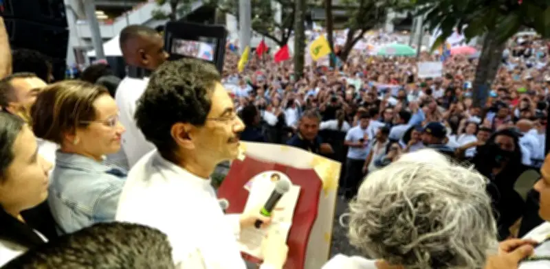 Iván Cepeda regresa a Medellín y anuncia segundo discurso tras polémica sobre Antioquia