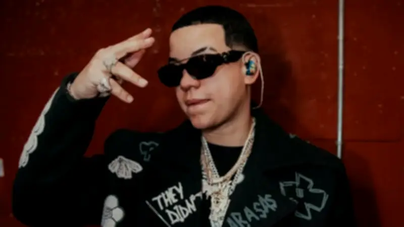 J Álvarez regresa a la música y consolida su papel en la evolución del género urbano