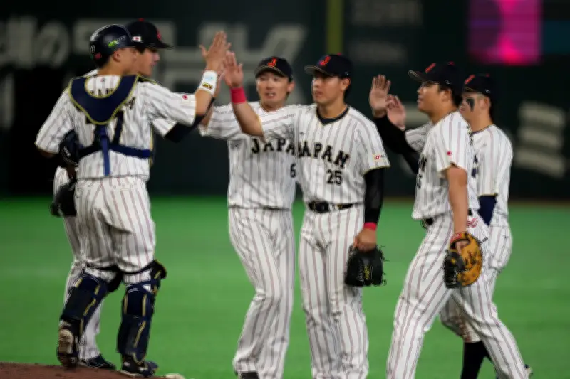 Japón arrasa a República Checa 9-0 con ofensiva explosiva en octavo inning del Clásico Mundial
