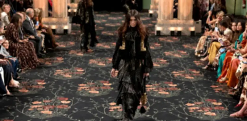 Johanna Ortiz presenta 'Alma' en Madrid: elegancia relajada con inspiración botánica