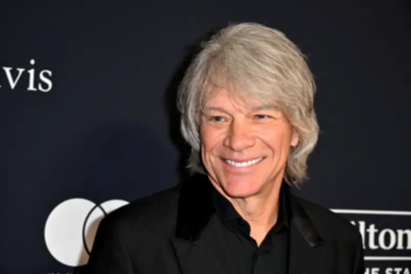 Jon Bon Jovi invierte 5 millones de dólares en proyecto para perros callejeros en EE.UU.