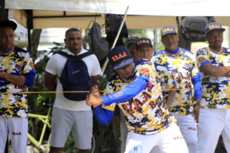 José Ramón 'Cabrerita', el abanderado del bate tapita que mantiene viva la tradición en Cartagena