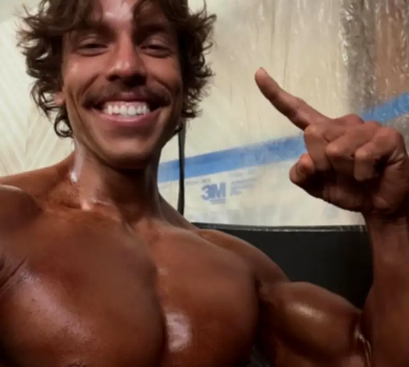 Joseph Baena, hijo de Arnold Schwarzenegger, triunfa en su debut en fisiculturismo con tres medallas de oro