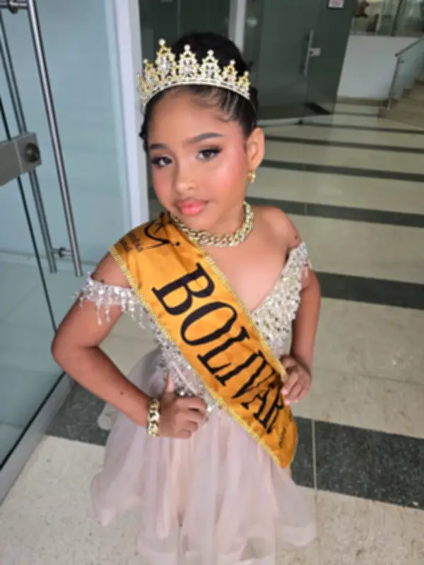 Jovanna Villamizar, de Bolívar, es coronada como Niña Colombia Models International 2026