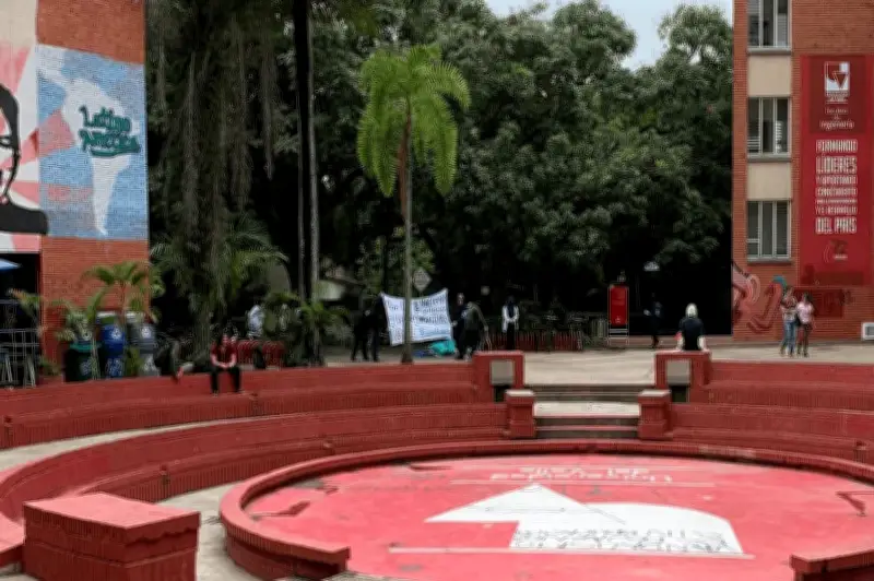 Joven muere en accidente de moto dentro de la Universidad del Valle en Cali