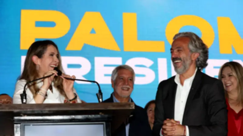 Juan Daniel Oviedo descarta buscar la vicepresidencia y marca diferencias con Paloma Valencia