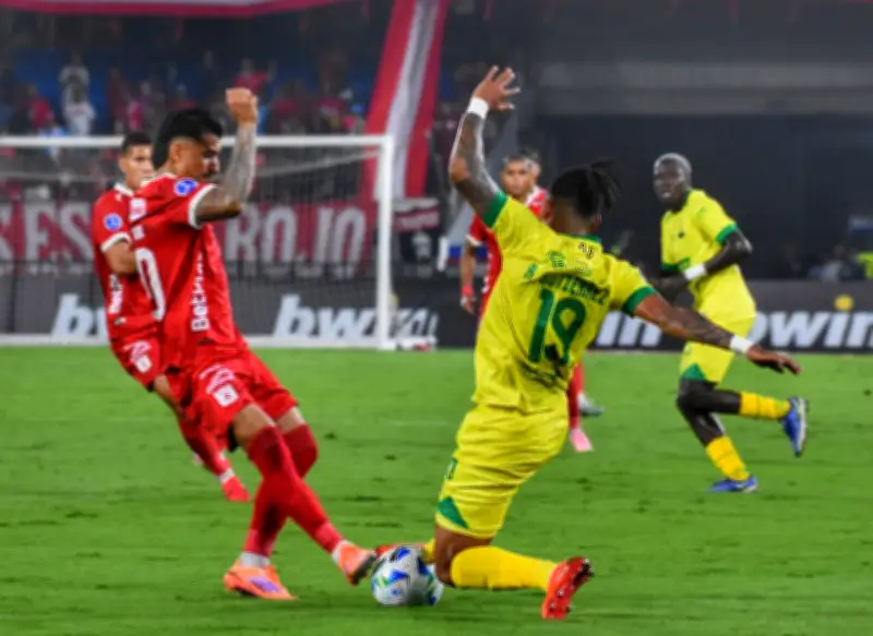 Jugador de Atlético Bucaramanga denuncia amenazas de muerte tras eliminación en Copa Sudamericana