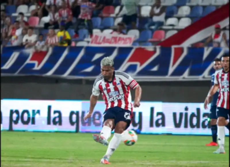 Junior de Barranquilla vence 2-1 a Fortaleza con goles de Gutiérrez y Pestaña