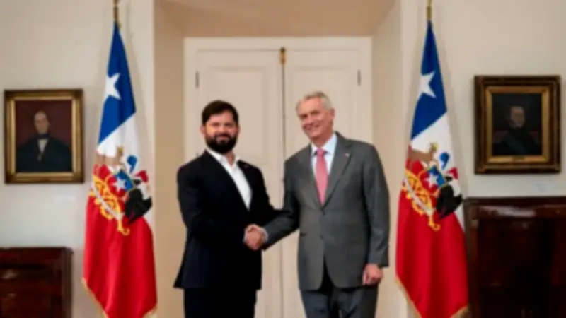 Kast suspende traspaso de poder con Boric por falta de transparencia en proyecto de cable chino