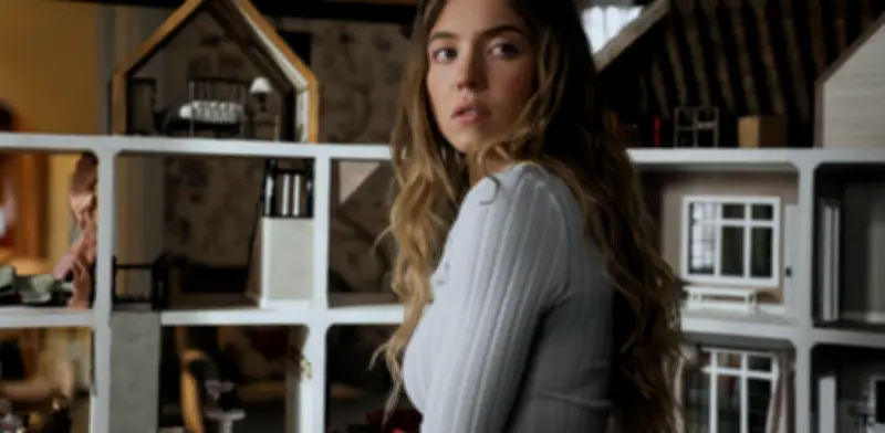 Kirsten Dunst se une a Sydney Sweeney en la secuela de 'La empleada'