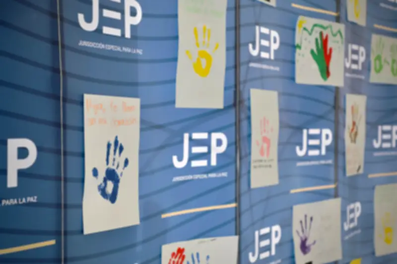 La JEP supera en imputaciones a tribunales internacionales de guerra y recibe reconocimiento global