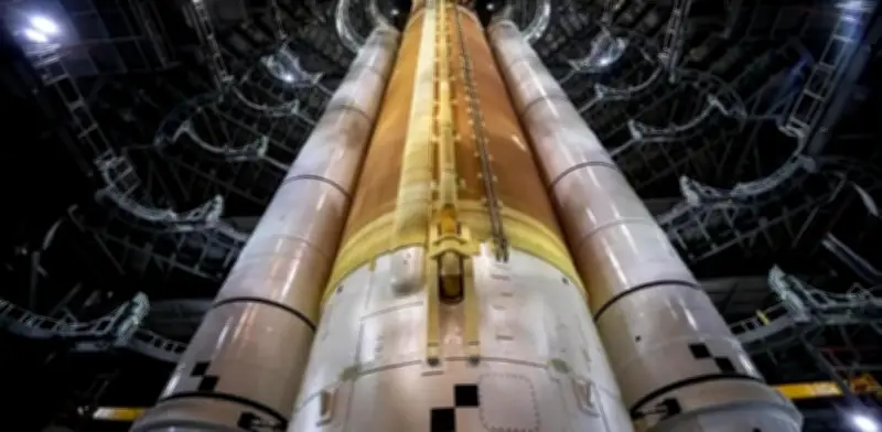 La NASA advierte retrasos en SpaceX y Blue Origin que afectarían misión lunar Artemis