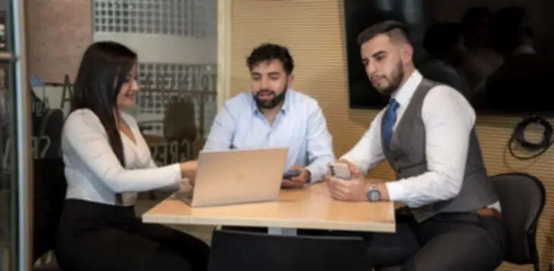 La propuesta de valor al empleado se consolida como clave para atraer talento joven en Colombia