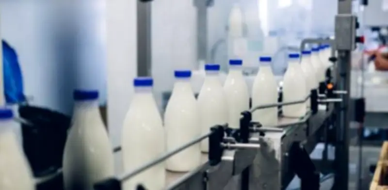 Lactosuero e importaciones asfixian a productores lecheros en Colombia y Ecuador