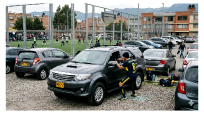 Ladrones disfrazados de futbolistas roban camioneta y perra pincher en cancha de Soacha