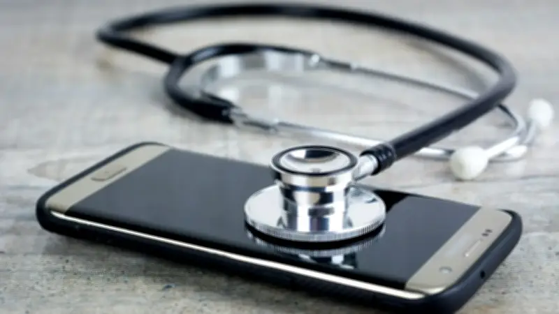 Lanzan inteligencia artificial experta en salud para consultar historias clínicas y resultados de laboratorio