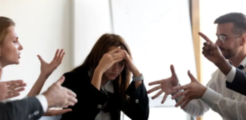 Las relaciones conflictivas aceleran el envejecimiento biológico, revela estudio científico