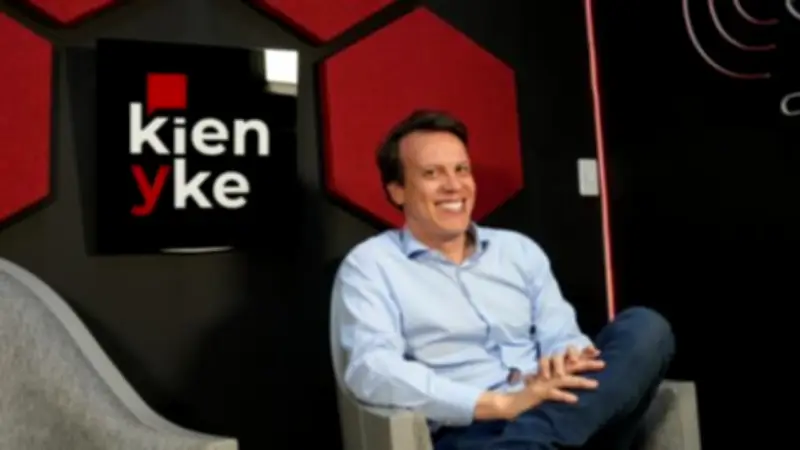 Leonardo Huerta, fórmula vicepresidencial de Claudia López, defiende su trayectoria y apuesta por la clase media