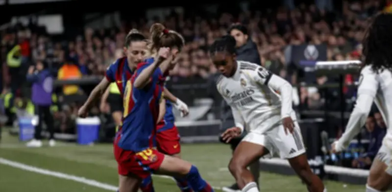 Linda Caicedo brilló con golazo en el clásico Real Madrid vs Barcelona de Champions Femenina
