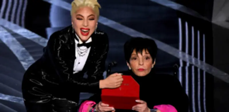 Liza Minnelli a sus 80 años: memorias revelan tormentosa infancia y adicciones tras el éxito