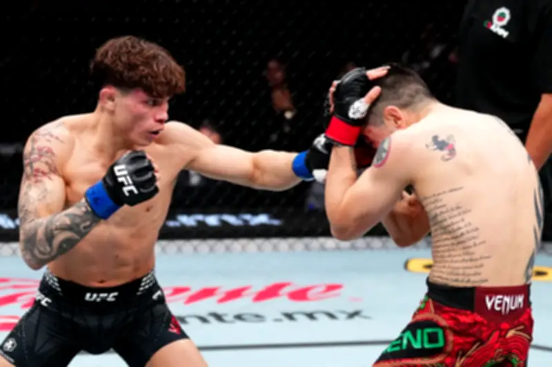 Lone'er Kavanagh derrota a Brandon Moreno en UFC México: Victoria inglesa y triunfo colombiano