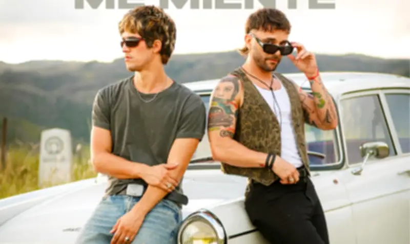 Los Caligaris y Silvestre y La Naranja lanzan 'El reloj me miente'