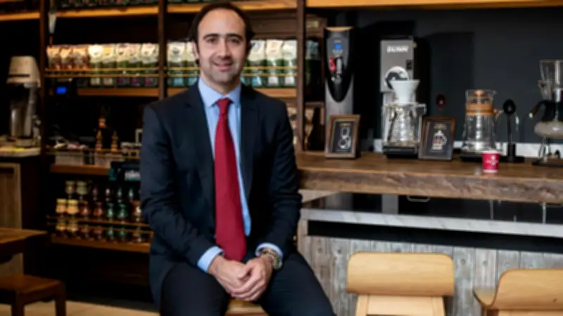 Los jóvenes reinventan la cultura del café: de bebida matutina a símbolo de estilo de vida