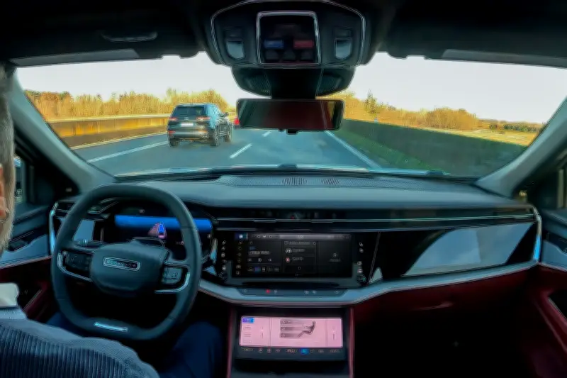 Los seis niveles de conducción autónoma definidos por la SAE: del control total al vehículo sin conductor