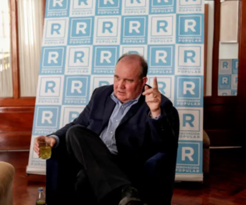 López Aliaga promete expulsar ilegales y reinstaurar jueces sin rostro en Perú