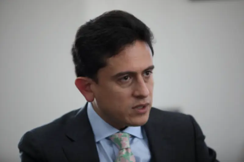 Luis Carlos Reyes renuncia a fórmula vicepresidencial de Lizcano por embarazo de alto riesgo de su esposa