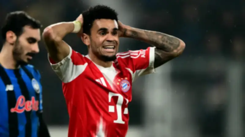 Luis Díaz vive día de contrastes: gol y expulsión en partido del Bayern Múnich