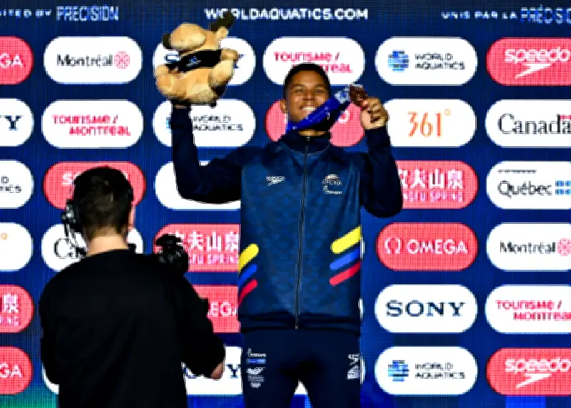 Luis Felipe Uribe gana bronce en Copa Mundial de Clavados Montreal 2026