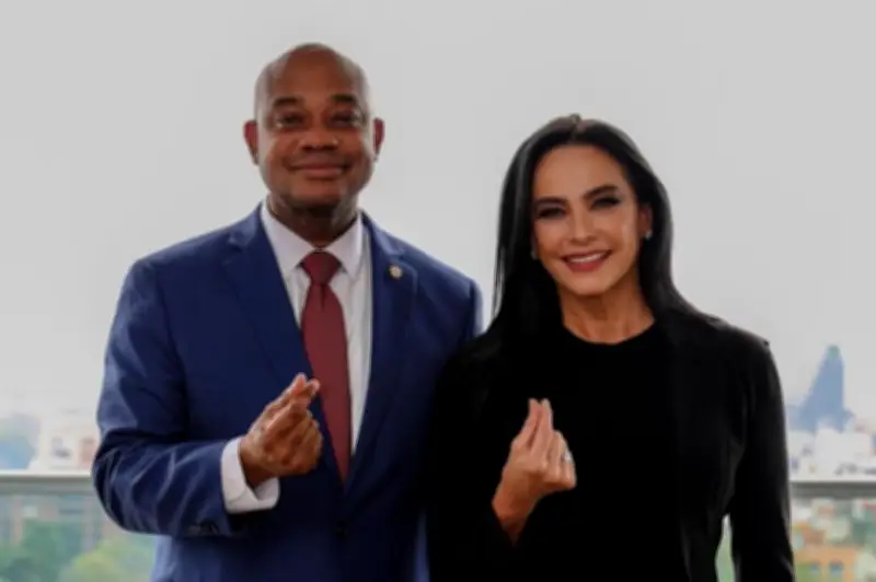 Luis Gilberto Murillo elige a Luz María Zapata como su fórmula vicepresidencial para 2026