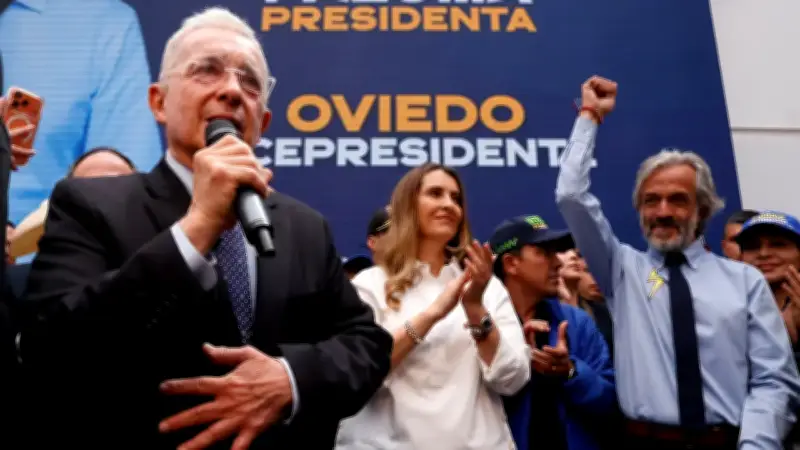 Álvaro Uribe da la bienvenida a Oviedo: 'Respetamos a todos, que no haya discriminación'