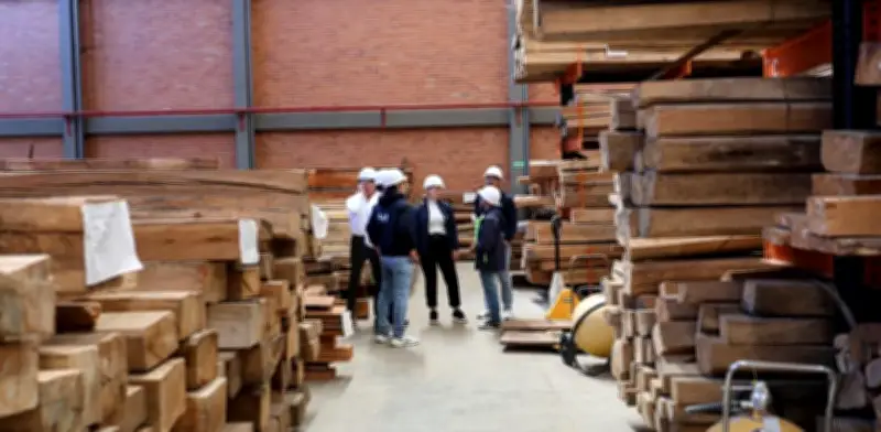 Madera decomisada en Cundinamarca se transforma en obras públicas para comunidades